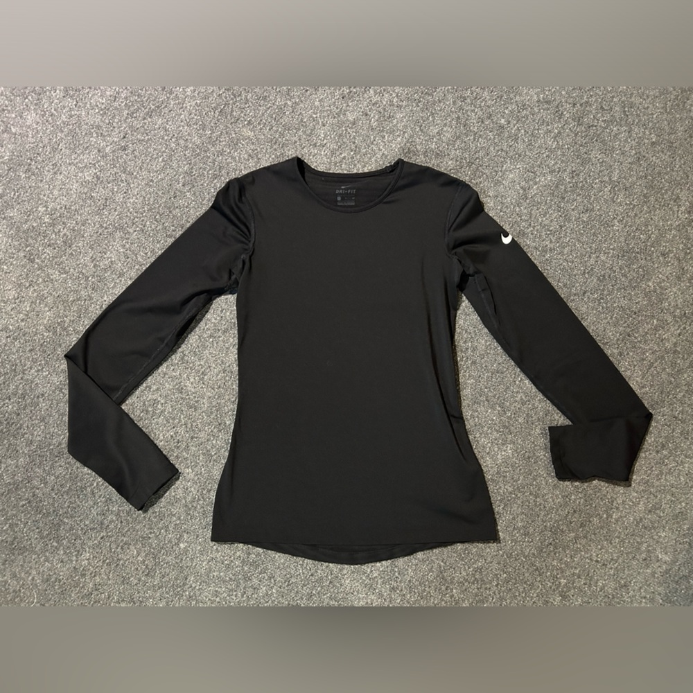 Women’s Nike Dri-fit fitted black long sleeve shirt Small